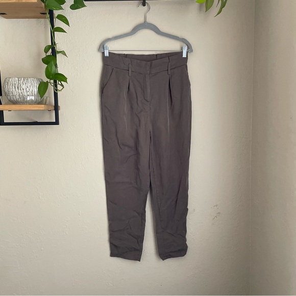 Socialite Paperbag Tie Waist Pants - Picture 2 of 8